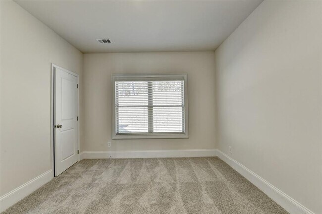 Building Photo - 1721 Silver Crst Wy