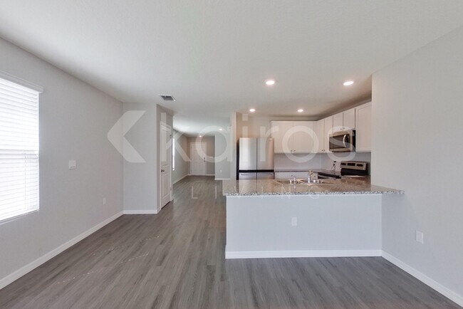 Building Photo - 8595 SW 43rd Ter