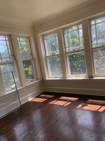 Building Photo - 1542 W Jonquil Terrace