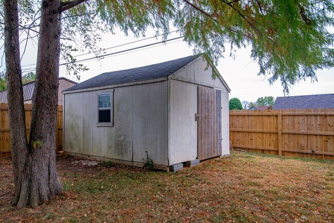 Building Photo - 426 Ridgecrest Rd