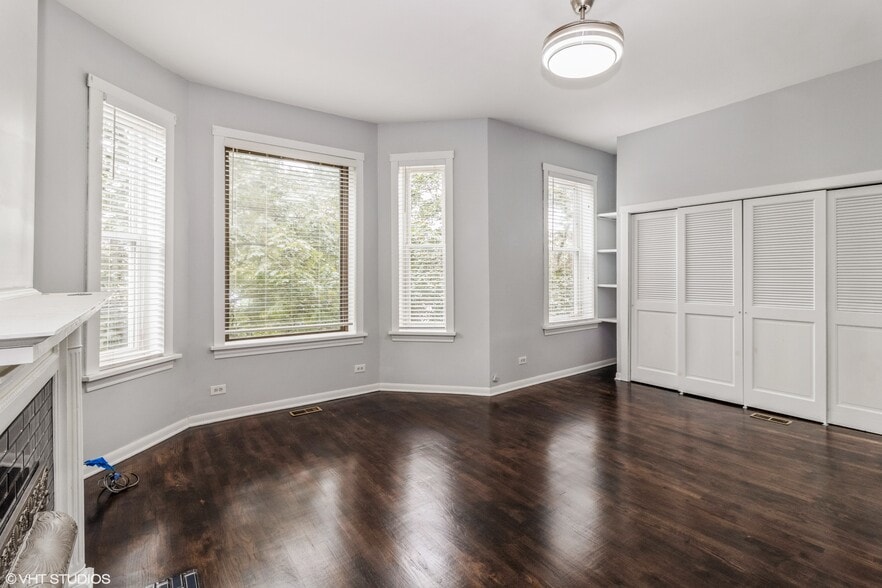 This can be a Bedroom OR a livingroom. - 1729 N Campbell Ave