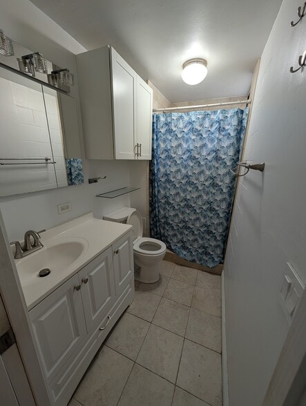 Building Photo - 1129 Rycroft St