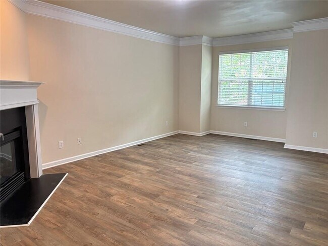 Building Photo - 2215 Landing Walk Dr