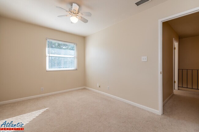 Building Photo - 421 Velasco Dr