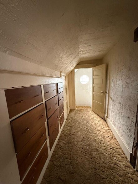 Building Photo - 989 W Packard St