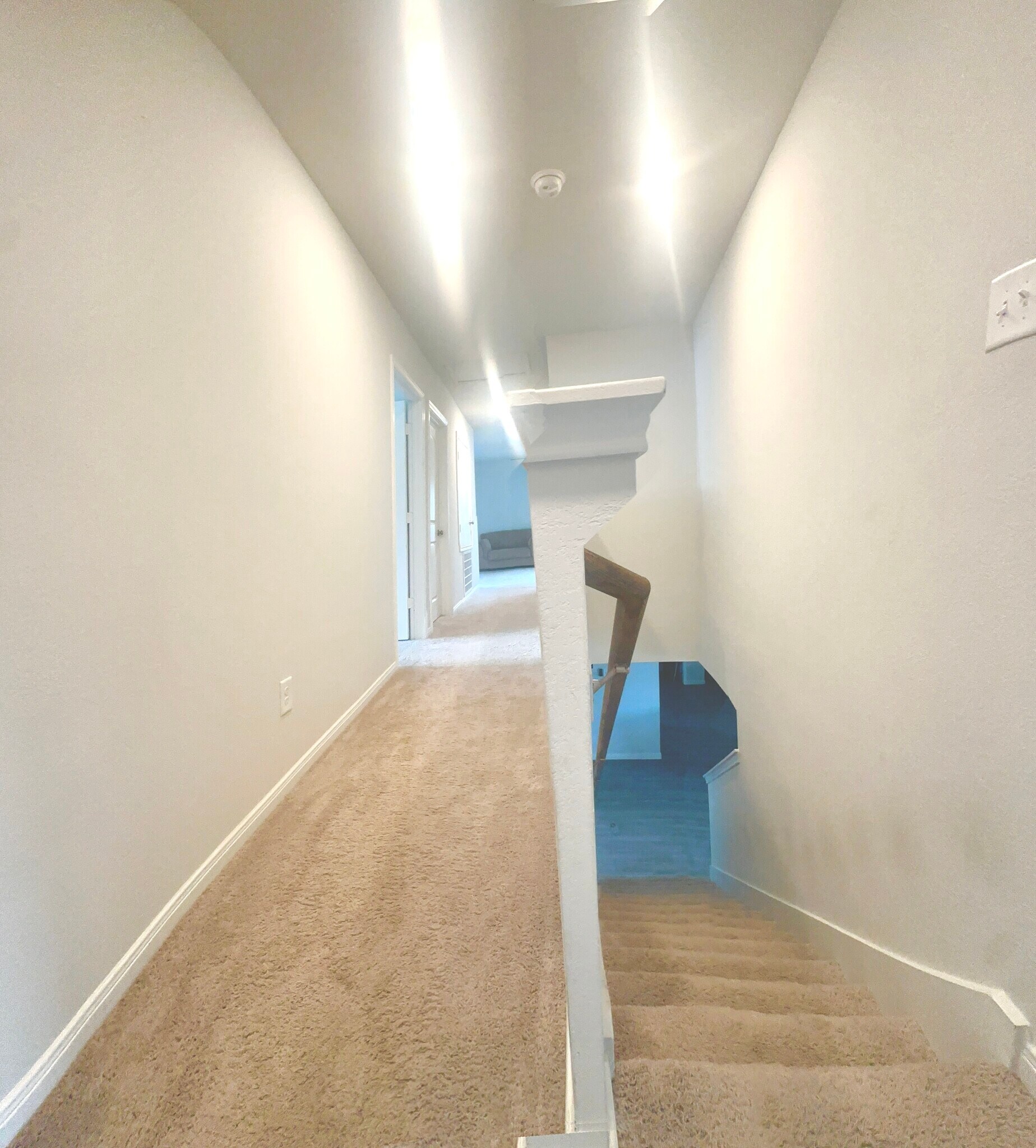 Hallway middle point with master bedroom to the right - 11040 Pelican Hill Ln