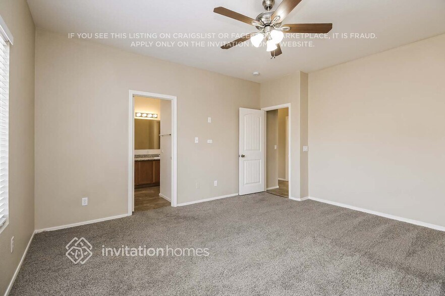 Building Photo - 774 E Drifter Pl