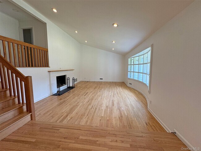 Building Photo - 3 Stonewall Ln