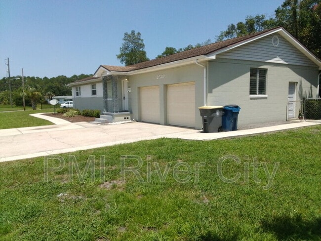 Primary Photo - 2527 Emily Ln