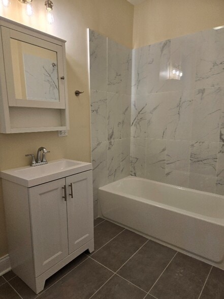 Building Photo - 4801 W Armitage Ave