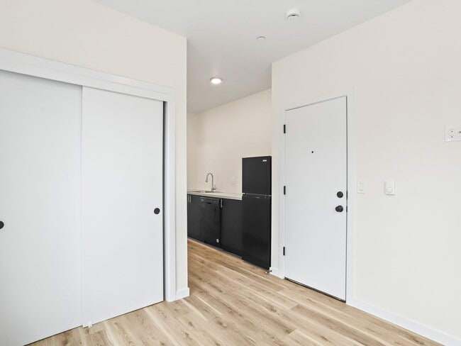 Building Photo - Vancouver Townhouses