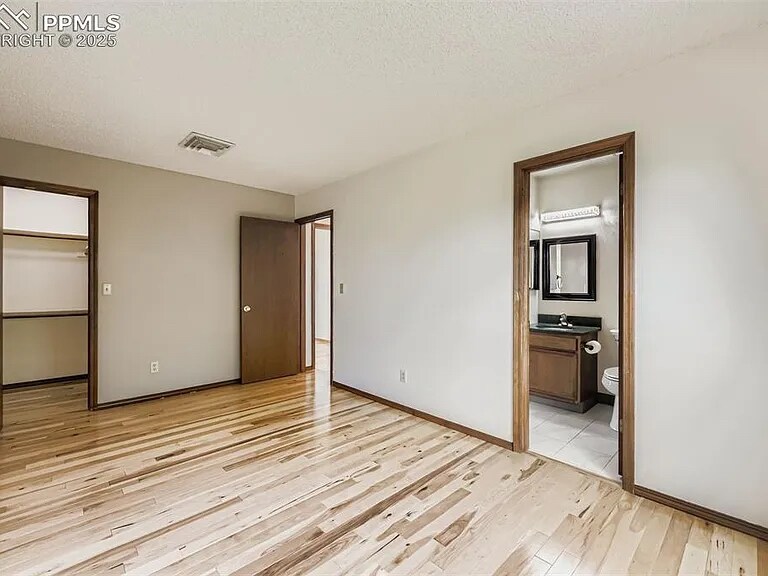 Building Photo - 5410 Sacramento Pl