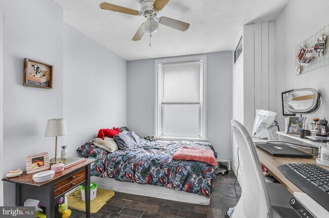 Building Photo - 2567 Kern St