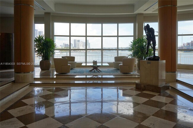 Building Photo - 848 Brickell Key Dr