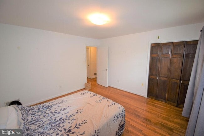 Building Photo - 108 E Rosemont Ave
