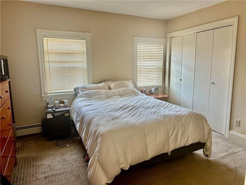 Building Photo - 387 Lloyd Ave