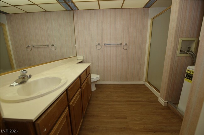 Building Photo - 1751 E Reno Ave