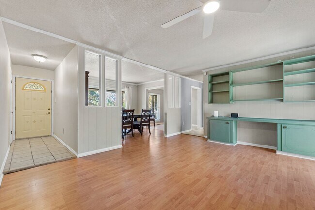 Building Photo - 79 Shoshoni Dr