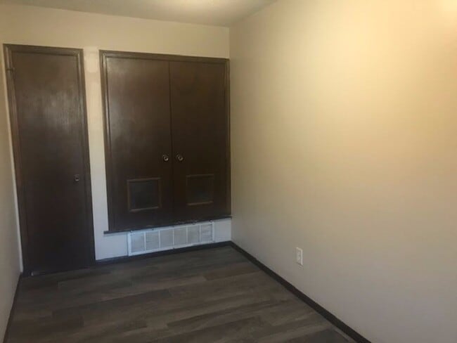 Building Photo - 2705 John Dr