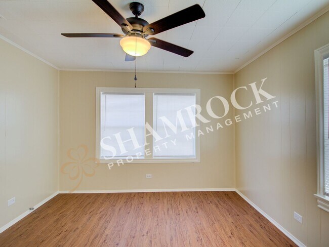 Building Photo - 2/1 Waco ISD House