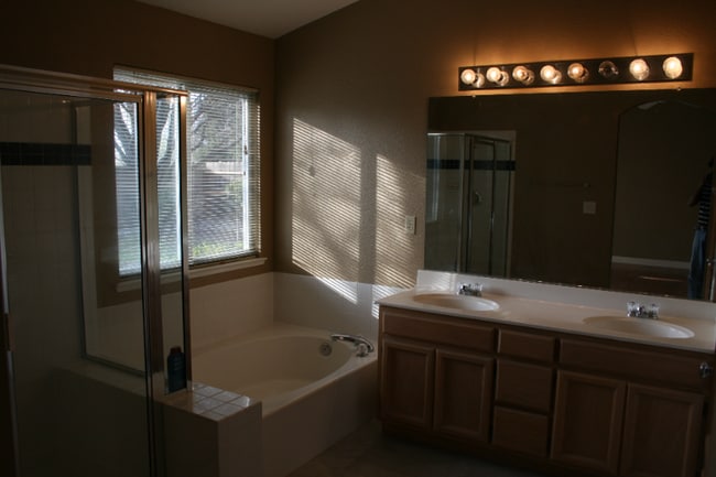 Building Photo - 1297 Canevari Dr