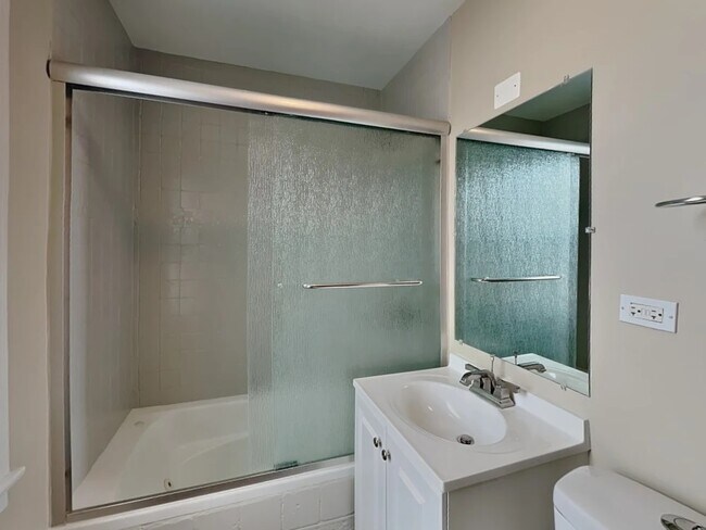 Building Photo - 2025 N 75th Ave