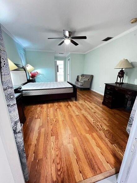 Building Photo - 835 Winding Oaks Dr