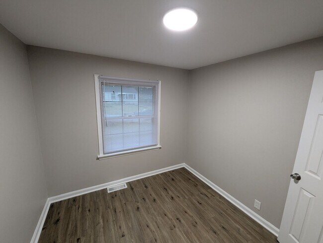 Building Photo - Grenshaw Greatness