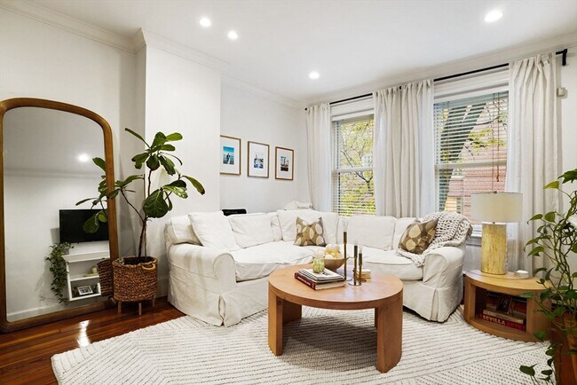 Primary Photo - 110 Union Pk St