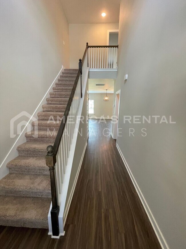 Building Photo - 298 Shiloh Creek Dr