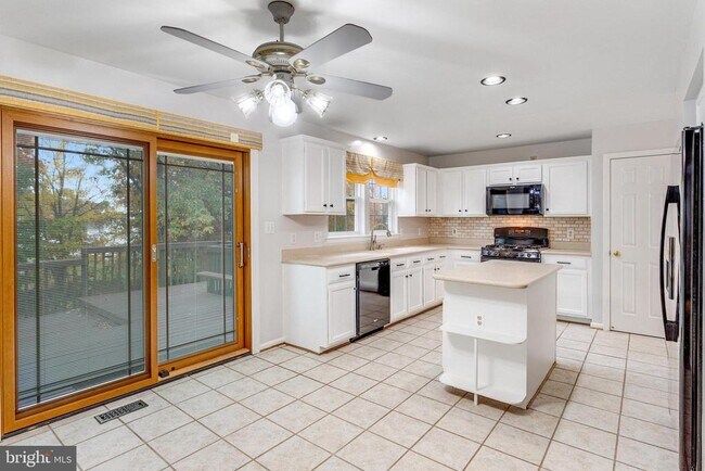 Building Photo - 15385 Bevanwood Dr