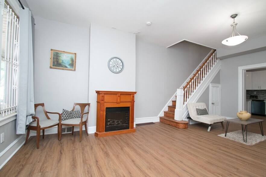 Primary Photo - 3717 N Gratz St