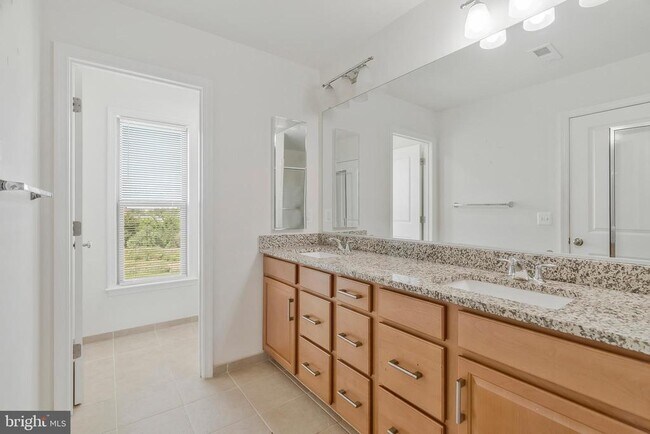 Building Photo - 42502 Dogwood Glen Square