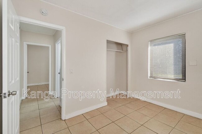 Building Photo - 1257 W 35th St