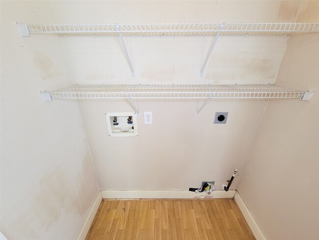 Building Photo - 9607 Farrell Dr