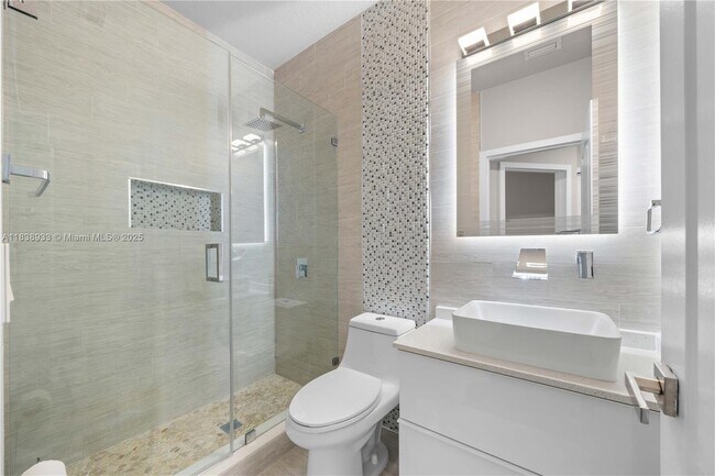 Building Photo - 8555 NW 111th Ct