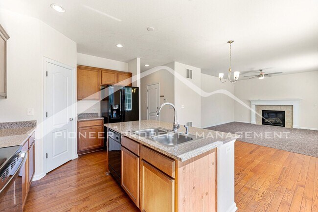 Building Photo - Spacious Home with Fenced Yard and Central AC