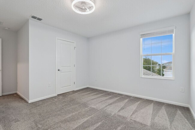 Building Photo - Spacious and Modern 5 Bedroom Home in Gated Arden Park North