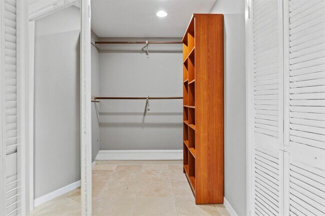 Building Photo - 11532 Spicewood Pkwy