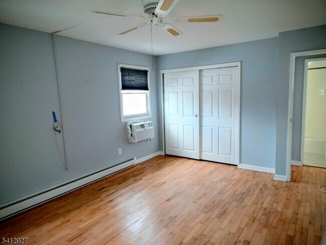 Building Photo - 15 Cottage St