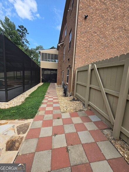 Building Photo - 30 Grassy Springs Ct