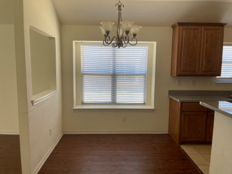 Building Photo - 412 Windridge Dr