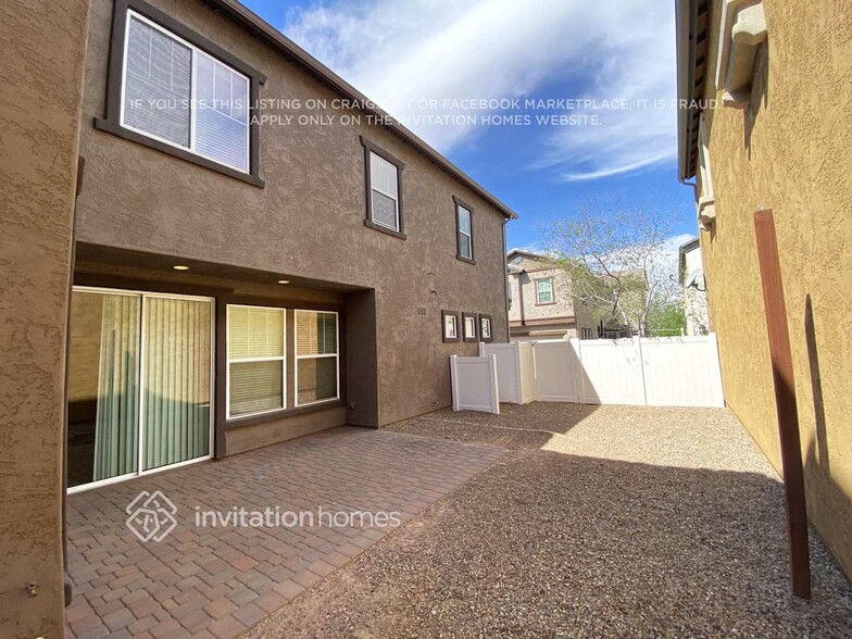 Building Photo - 2625 S Tobin