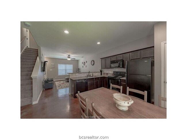 Building Photo - 129 Watson St