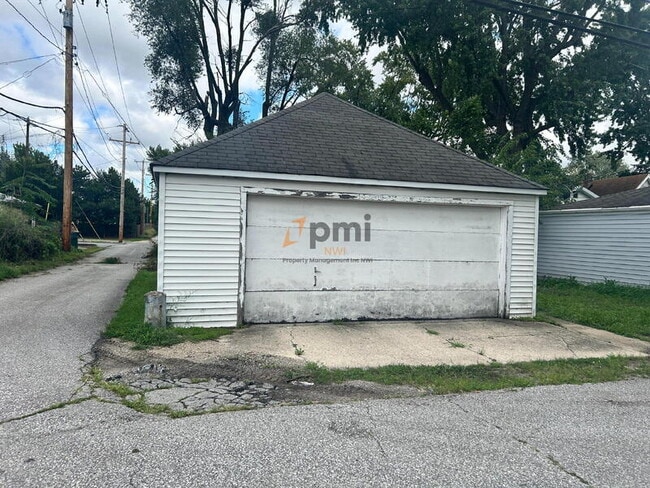 Building Photo - 6516 Meadow Ln Ave