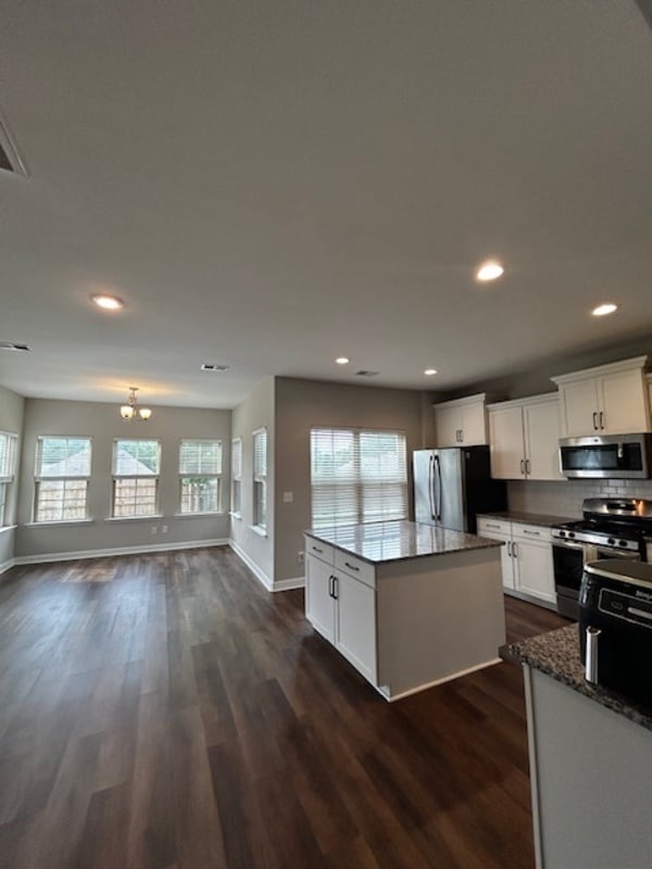 Building Photo - 321 Madison Park Dr