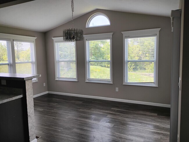 Building Photo - 1453 Hoovler Way