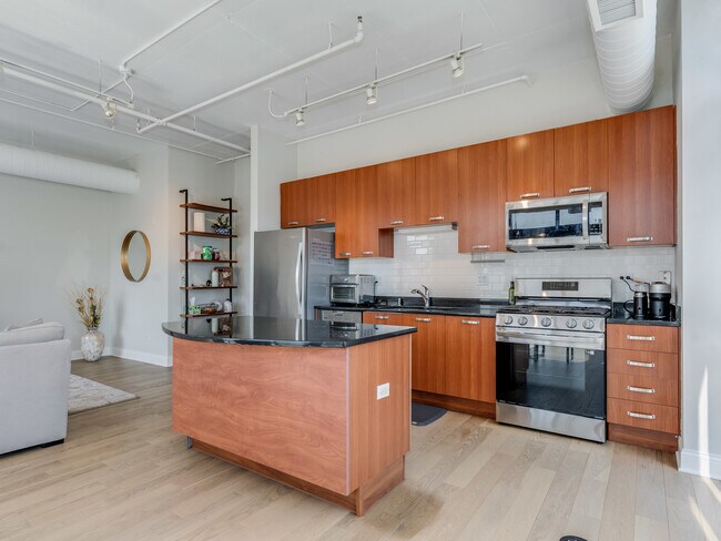Building Photo - 212 E Cullerton St