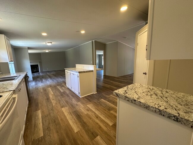 Building Photo - 319 Bridgeview Dr