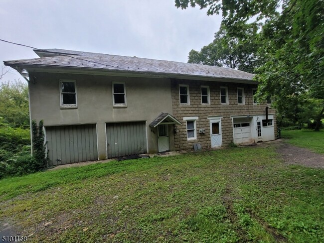Primary Photo - 673 S Main St